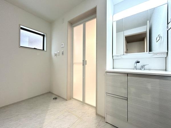 金沢区六浦東１丁目　新築一戸建て全２棟２号棟