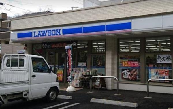 西武郊外マンション湘南鷹取台H棟(ローソン横須賀鷹取店)