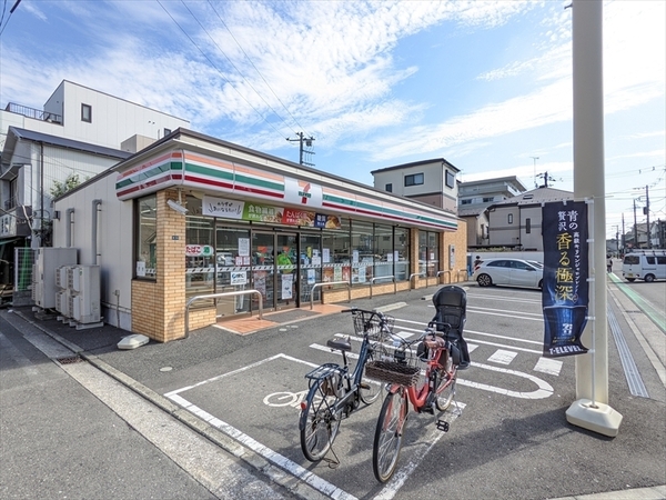 磯子丸山台ハイツ４号棟(セブンイレブン横浜丸山町店)