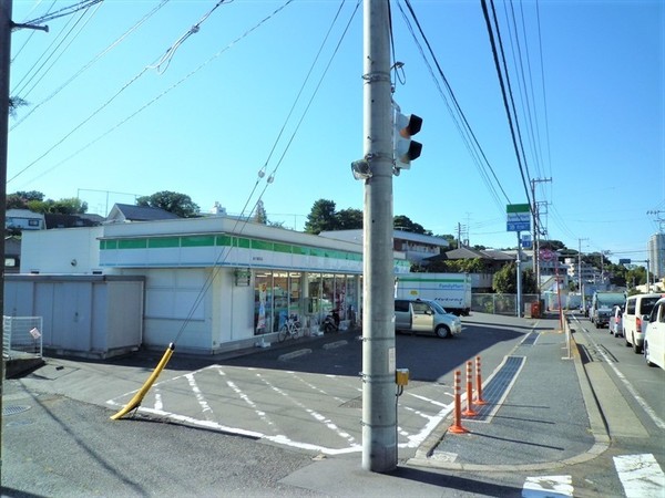 金沢区富岡東１丁目　新築一戸建て全３棟２号棟(ローソン富岡東五丁目店)