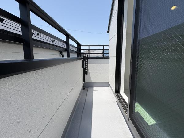 金沢区富岡東１丁目　新築一戸建て全３棟２号棟