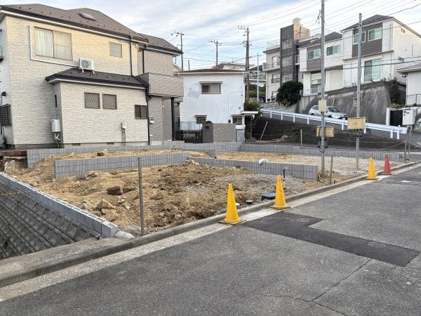 金沢区富岡東１丁目　新築一戸建て全３棟２号棟