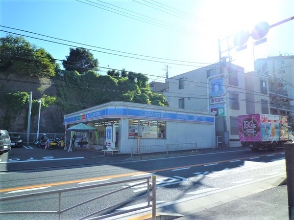 金沢区富岡東１丁目　新築一戸建て全３棟３号棟(ファミリーマート金沢富岡店)