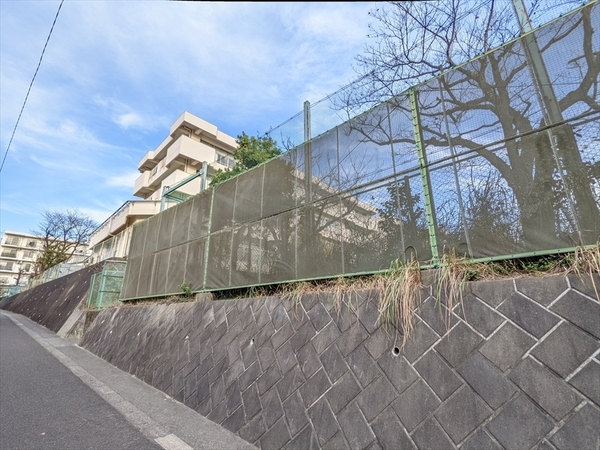港南台プリンスハイツ５号館(横浜市立桜井小学校)