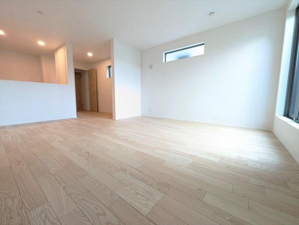 磯子区滝頭１丁目　新築一戸建て全1棟