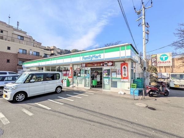 シーブリーズ金沢７号棟(ファミリーマート油屋横浜八景島店)
