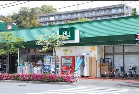 横浜市金沢区富岡西４丁目の土地(Fuji上中里店)