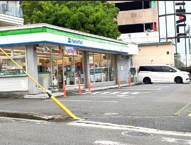 港南台日野ハイツ(ファミリーマート日野南三丁目店)