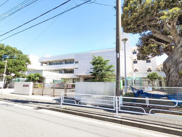 磯子区丸山２丁目　新築一戸建て全３棟B棟(横浜市立滝頭小学校)