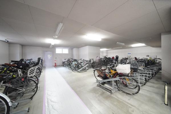 ガーデンヒルズ千里中央東棟