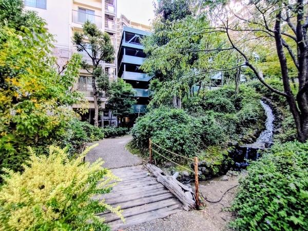 リバーガーデン森の城