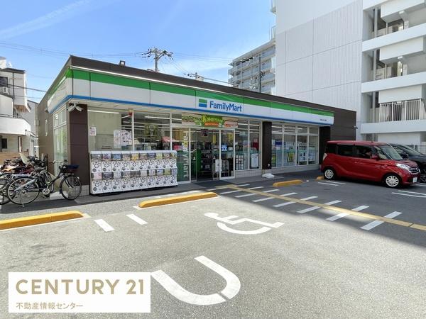 ノバカネイチ阿波座2番館(ファミリーマート本田みなと通店)