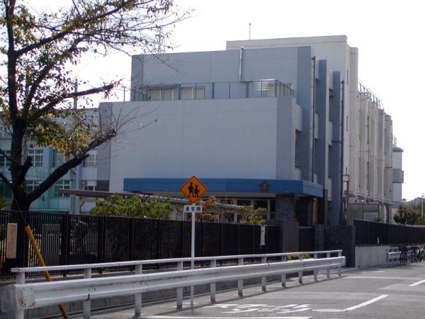 大阪市西成区玉出中2丁目の中古一戸建て(大阪市立玉出小学校)