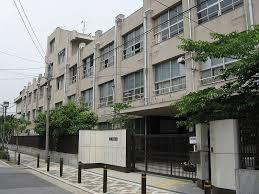 大阪市西成区玉出中2丁目の中古一戸建て(大阪市立玉出中学校)