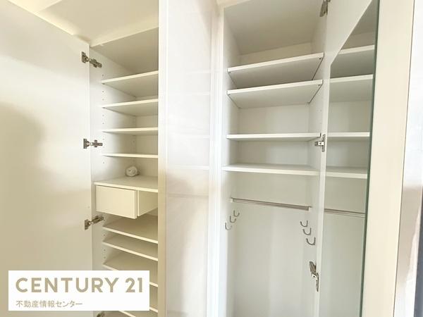 キングス夢咲シティ ひかりの街シャインコートC棟(玄関)