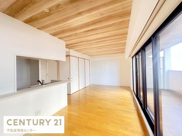 キングス夢咲シティ ひかりの街シャインコートC棟(リビング)