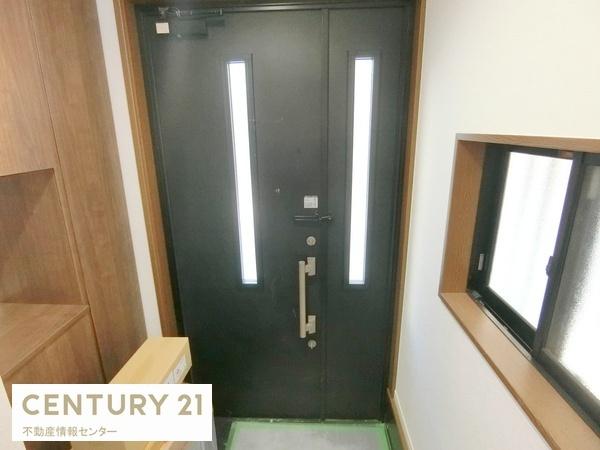 大阪市港区市岡元町2丁目の中古一戸建て(玄関)