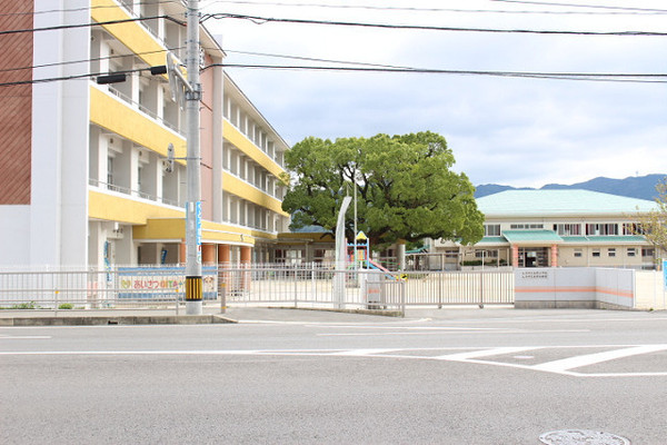 大分市公園通り1丁目の中古一戸建て(大分市立松岡小学校)