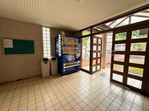 エメラルドマンション古国府(エントランス)