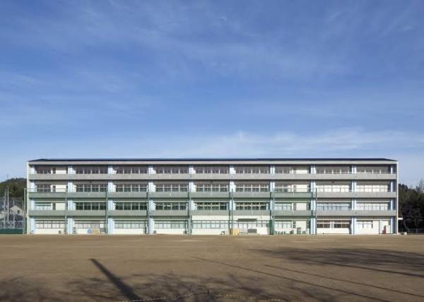 由布市挾間町向原の土地(由布市立挾間中学校)