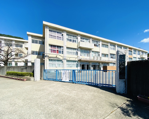 岐阜市御望の中古一戸建て(岐阜市立岐北中学校)