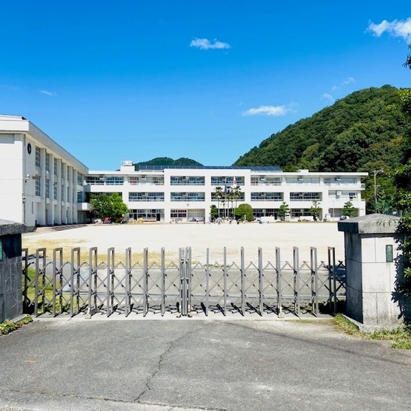本巣市法林寺の中古一戸建て(本巣市立本巣小学校)