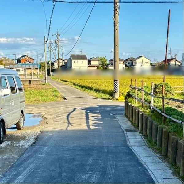 クレイドルガーデン 羽島市上中町長間第2 3号棟(前面道路含む現地写真)