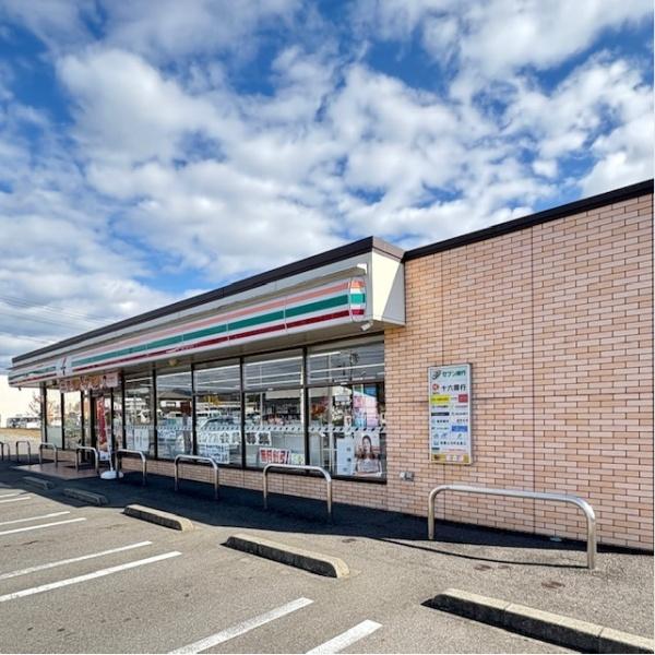 クレイドルガーデン　山県市東深瀬第1　1号棟(ファミリーマート山県東深瀬店)