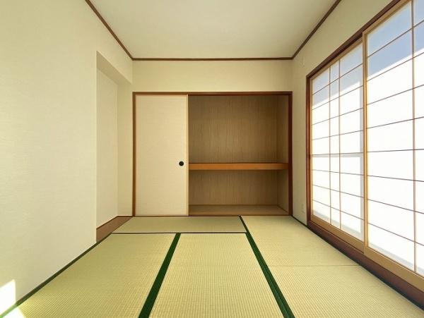 ファミール茜部