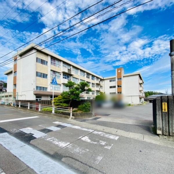 岐阜市芥見南山２丁目の中古一戸建て(岐阜市立藍川東中学校)