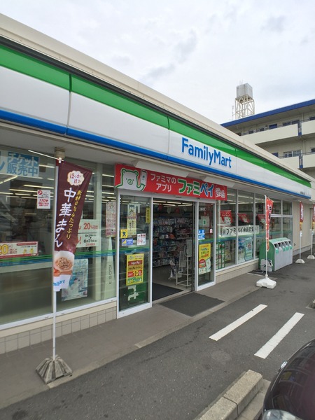 いろどりアイタウン　岐阜市東鶉5丁目　1号棟(ファミリーマート岐阜茜部大川店)