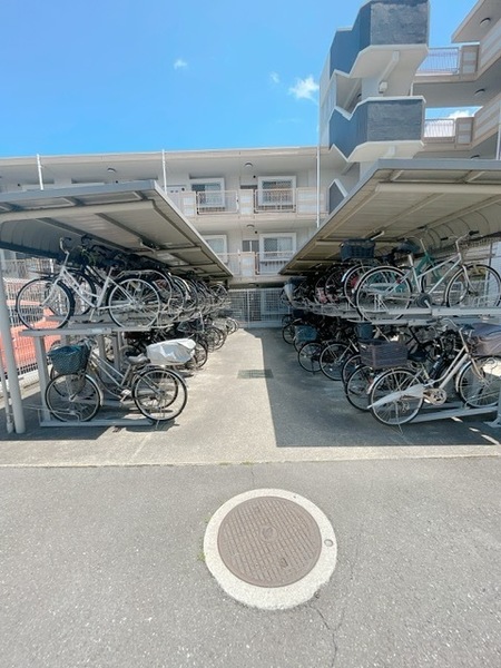 モナーク薬園台