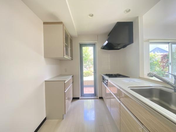 モナーク薬園台(キッチン)