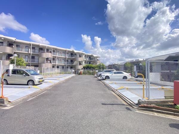 ライオンズガーデン船橋薬園台(駐車場)