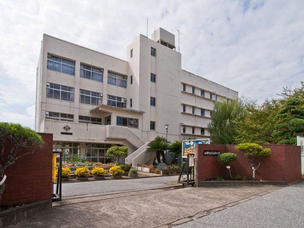 芝山団地4号棟(船橋市立芝山東小学校)