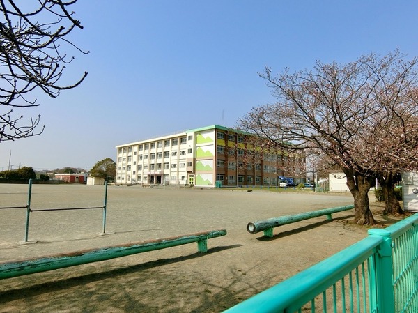 高座郡寒川町小谷３丁目の土地(寒川町立小谷小学校)