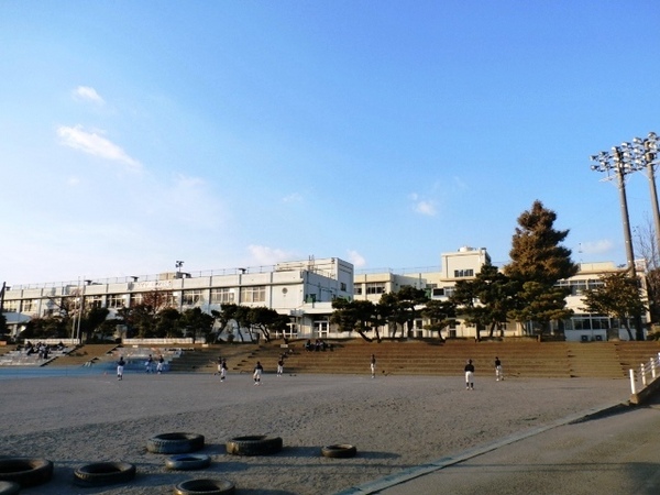 ココタウンヒルトップマリーナ(藤沢市立明治小学校)