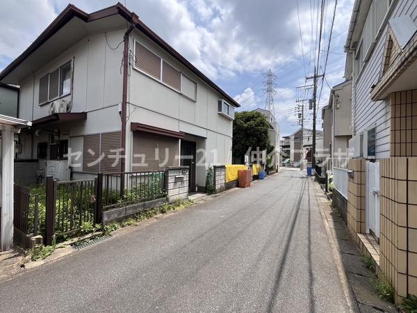 綾瀬市◇整形地で陽当り良好◇建築条件なし◇閑静な住宅地