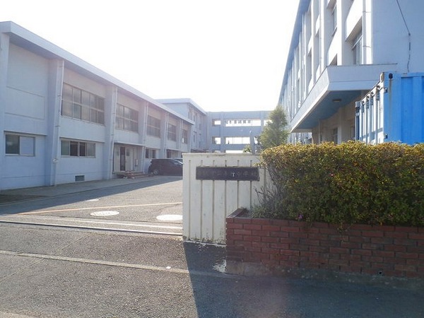 藤沢市善行坂2丁目の土地(善行中学校)