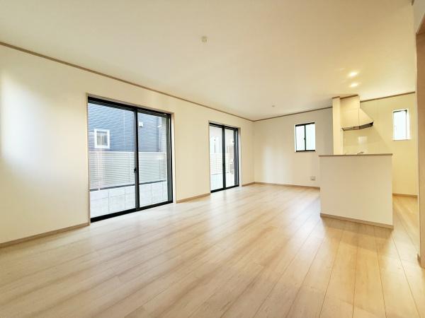 藤沢市本町４丁目新築戸建全１棟