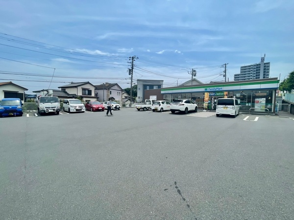 藤沢市亀井野の土地(ファミリーマート藤沢石川二丁目店)