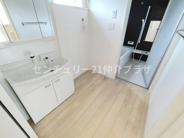 綾瀬市深谷中7丁目新築全2棟2号棟