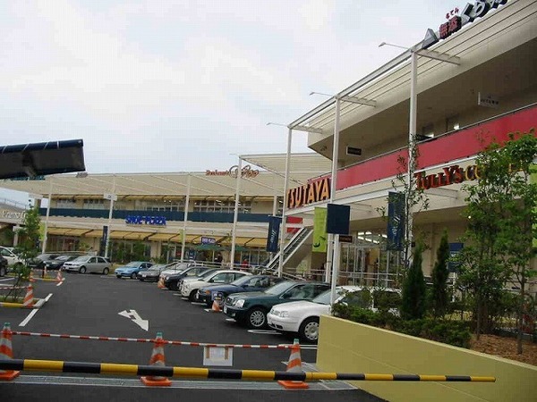 藤沢市西富2丁目の中古一戸建て(トレアージュ白旗ショッピングセンター)