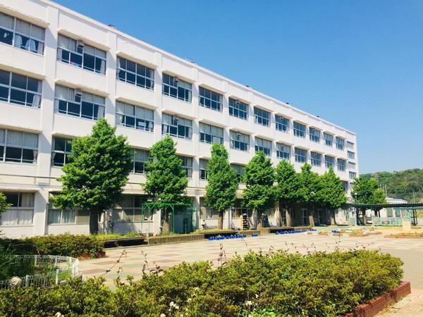 ダイヤモンドヒルズ岡津町(横浜市立岡津小学校)