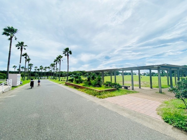 藤沢市辻堂元町4丁目の土地(神奈川県立辻堂海浜公園)