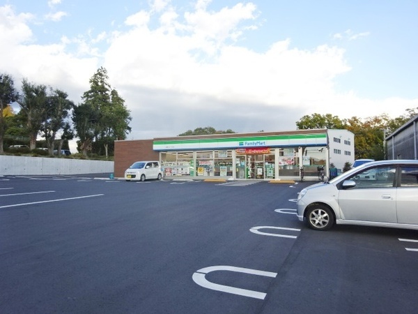綾瀬市寺尾本町1丁目新築戸建1号棟(ファミリーマート綾瀬大上一丁目店)
