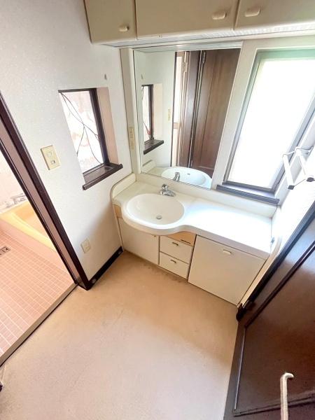 藤沢市本鵠沼２丁目の中古一戸建て