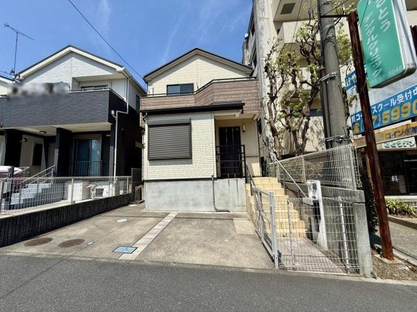 藤沢市大庭の中古一戸建て(前面道路含む現地写真)