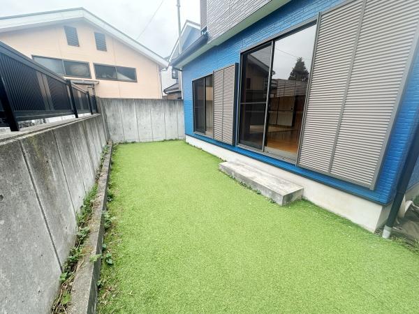 藤沢市亀井野の中古一戸建て(庭)