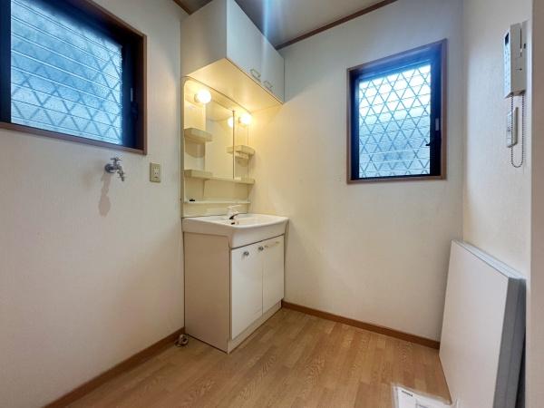 藤沢市亀井野の中古一戸建て(洗面台・洗面所)